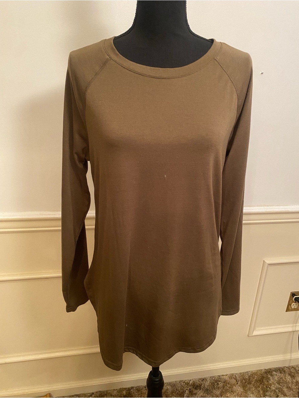 Women’s Long Sleeve Crewneck Top Olive Brown Basic Layer